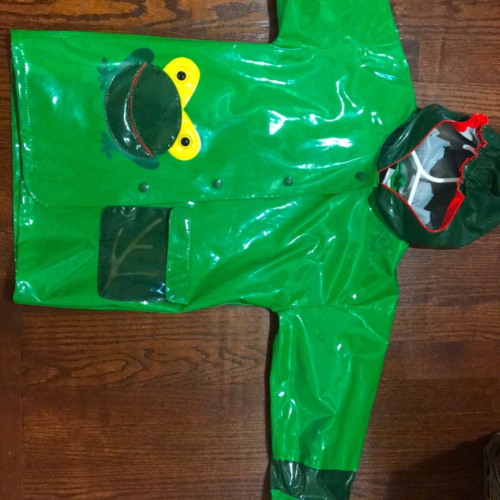 Kidorable green frog rain jacket